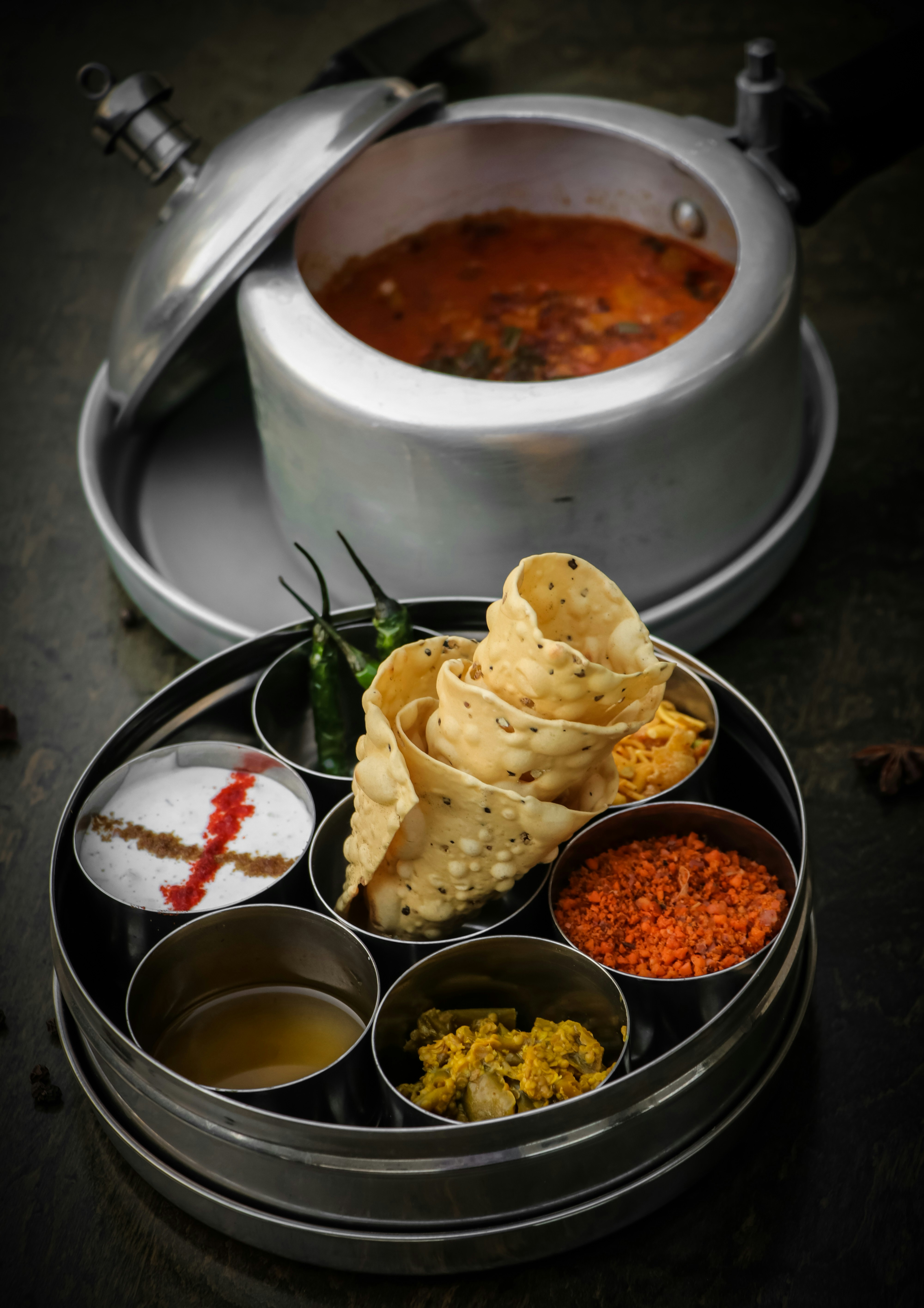 Cumin seeds and ground cumin powder